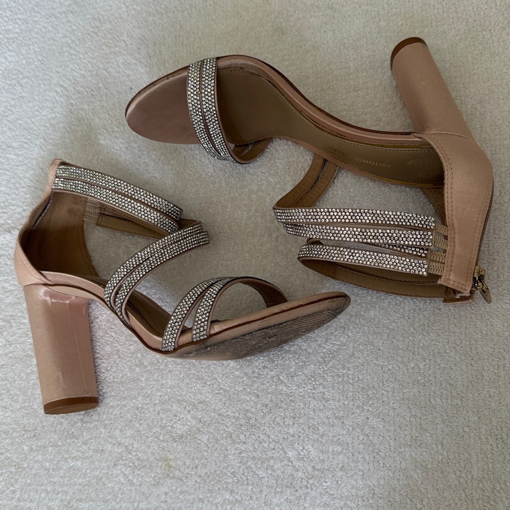 ANTONIO MELANI Tan and Gold Heels - Picture 3 of 6
